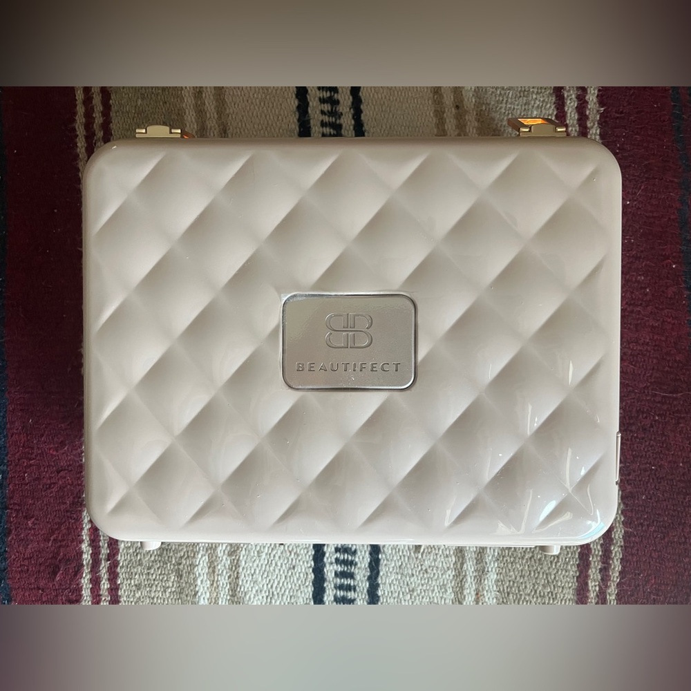 Beautifect Portable Makeup Table Box NUDE